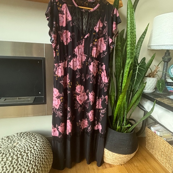 Torrid Floral Studio Knit Midi Dress Flutter Sleeves Lace Trim Black - Picture 8 of 11